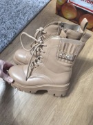 Buty damskie w dobrym stanie chodzone kilka razy 