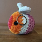 brelok handmade amigurumi pszczoła LGBT 