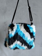 Torebka na ramię z futerka, kwadratowa, niebiesko czarna