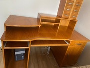 Biurko drewno orzech duże,