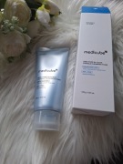 Medicube niebieska pianka do mycia twarzy.