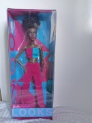 Lalka Barbie Signature Looks murzynka HJW81 made to move