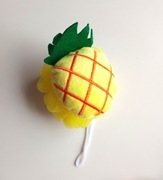 żółta gąbka do kąpieli w kształcie ananasa dla dzieci gąbeczka owocowa