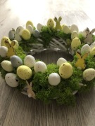  Wianek wielkanocny zajączki na mchu