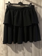 Czarna rozkloszowana spódnica