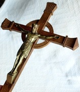 KRZYŻ arts & crafts JEZUS CHRYSTUS KRÓL w koronie BRĄZ