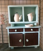 Mebelki dla lalek, kredens i półka, zabawka PRL