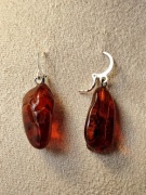 Kolczyki BURSZTYN Bałtycki – Naturalne Koniakowe | Stal Szlachetna