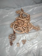 Ugears Aero Clock drewniany zegar ścienny z wahadłem