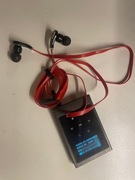 F1 16GB MP3  + BEATS'Y Monster by dr Dre