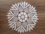 SERWETKA WYKONANA  NA SZYDEŁKU śr 26 cm (3) 
