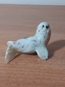 Szklana figurka ceramiczna foka