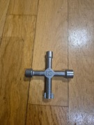 Zestaw klucze uniwersalne - skrzynki prąd gaz woda