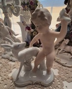 Wallendorf figurka porcelana putto z koziołkiem 