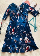 granatowa sukienka w kwiaty r.36