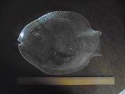 PÓŁMISEK PATERA SZKLANA DUŻA RYBA długość 35 cm (1)