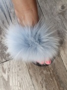 Klapki z naturalnym futerkiem błękitne r.42-26,5