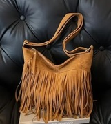 Torebka zamszowa z frędzlami boho regulowany pasek