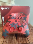 Pad Microsoft Xbox Series X / One Daystrike Camo / Czerwone moro 