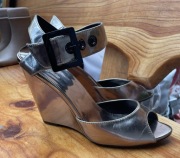 Śliczne BATA , rozm 38 / Stare złoto