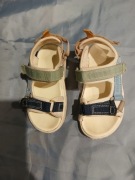 Sandałki dziecięce 23 15cm H&M białe na rzepy