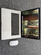 MacBook Pro 15-inch 2019 | Intel Core i7 | 16GB RAM | Magic Mouse | Torba