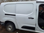 Citroen Berlingo Partner drzwi przesuwne 