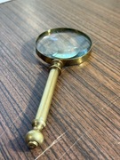 Stare mosiężne szkło powiększająca solidne masywne Lupa