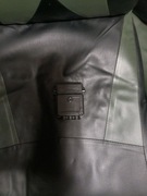 Puszka antenowa czarna