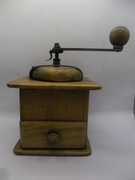 STARY DREWNIANY MŁYNEK DO MIELENIA KAWY PIĘKNA OZDOBA