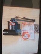 Zamykacz drzwiowy  Metal-Plast z tłumikiem hydraulicznym