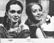 BEATA MAJ , BOŻENA ADAMEK fotos fotografia film THAIS 24/30cm