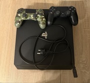 Sony Playstation 4 PRO 1TB + 2 pady