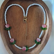 Naszyjnik delikatny perly tulipany wiosna okazje 