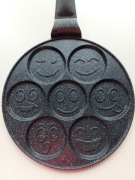 Patelnia do naleśników Tadar Marble 27 cm non-stick buźki buzie emotki