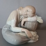 Figurka dziewczynka z koszem warzyw LLADRO