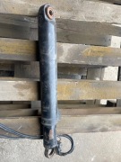 Siłownik podnoszenia kabiny volvo fm 13 euro5