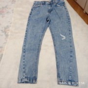 Jeansy firmy BOYS w idealnym stanie , r. 134