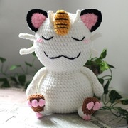 Meowth pokemon na szydełku szydełko amigurumi maskotka prezent