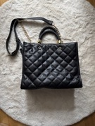 Czarna torebka skórzana Steve Madden na ramię lub do ręki. Ozdobne szwy