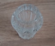 Szklany świecznik PRL vintage – szkło prasowane, styl retro