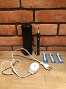 Szczoteczka BRAUN ORAL-B 4000N 3767 Smart + ładowarka + 3 końcówki