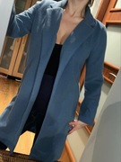 Niebieski płaszcz narzutka Stradivarius M