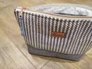 Kosmetyczka, grubszy len w kolorze jeans i tkanina gobelinowa