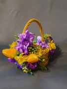 Mały żółty koszyczek na święconkę, wielkanocny koszyczek z przybraniem 410