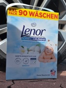 Proszek do prania uniwersalnego Lenor 90 prań z Niemiec