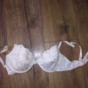 Biustonosz 75C. Bon Prix