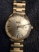Złoty męski zegarek Diesel na bransolecie 