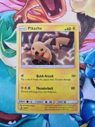 Pikachu Holo Sun & Moon Promo stan jak na zdjęciach