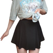 Czarna rozkloszowana spódniczka